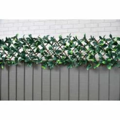 B&M Expanding Artificial Laurel Leaf Trellis 180 X 30cm -Magic Garden 379971 expanding laurel leaf trellis 180x30cm 2